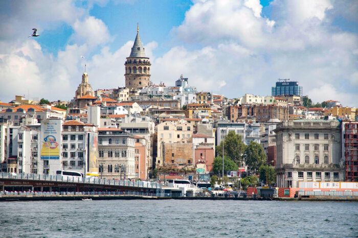 Istanbul Bosphorus Cruise: Two Continents